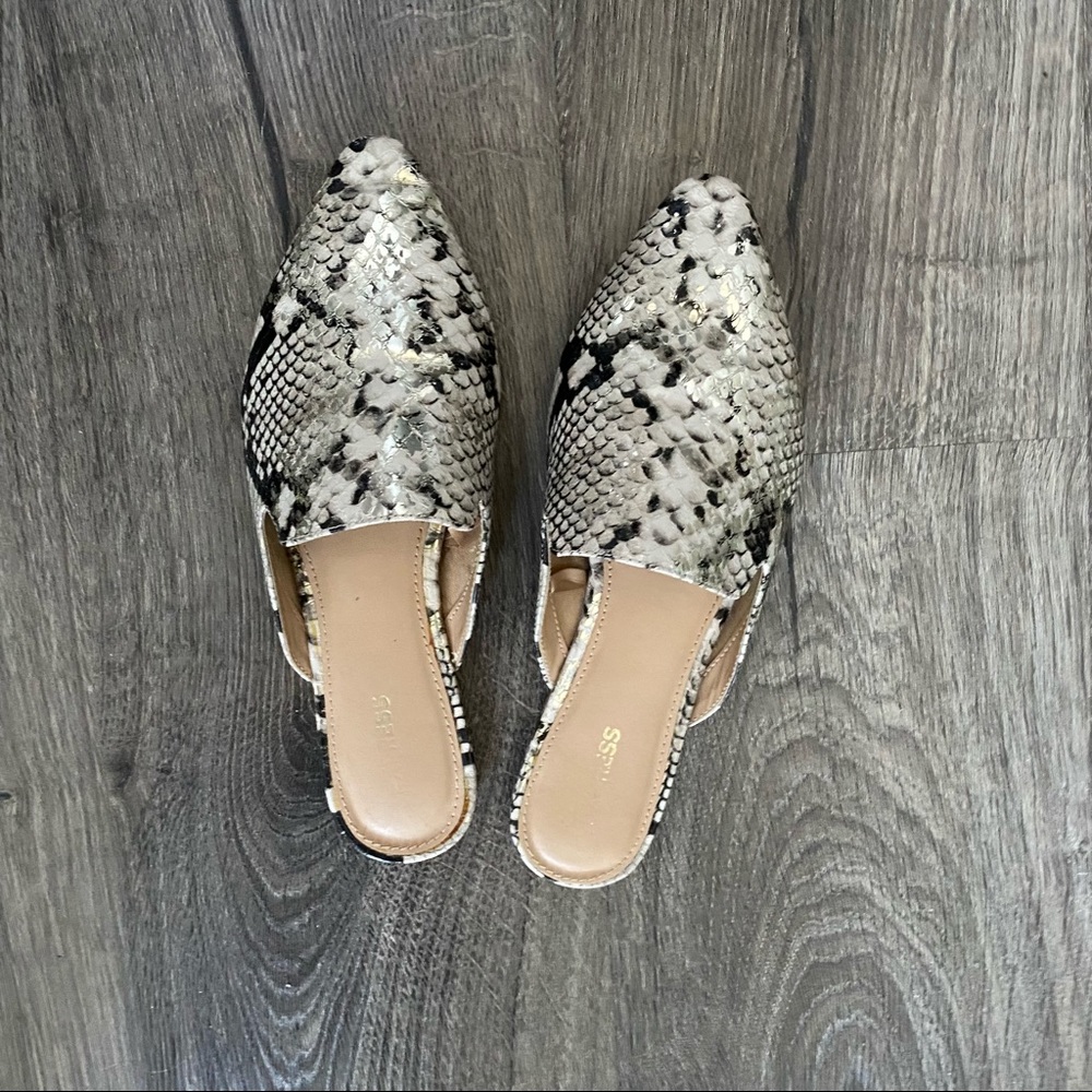 Express Snakeskin Textured pointed toe mules size 7.5 womens